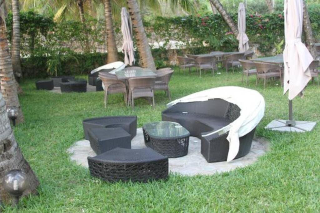 Cowrie Beach Haven Studio Mombasa Exterior photo