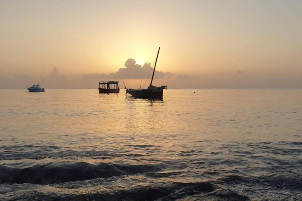 Cowrie Beach Haven Studio Mombasa Exterior photo