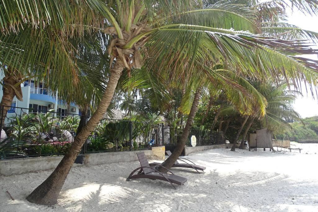 Cowrie Beach Haven Studio Mombasa Exterior photo
