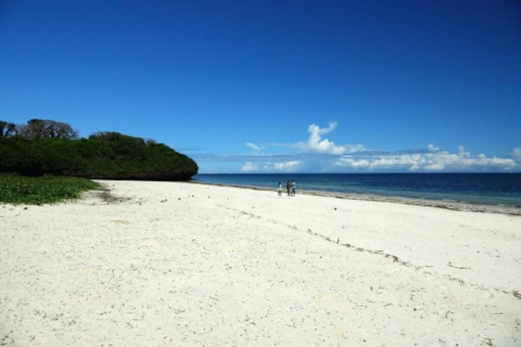 Cowrie Beach Haven Studio Mombasa Exterior photo