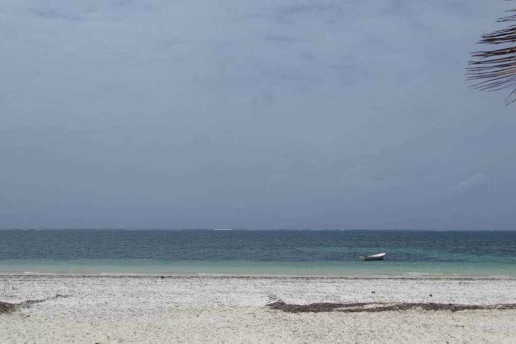 Cowrie Beach Haven Studio Mombasa Exterior photo